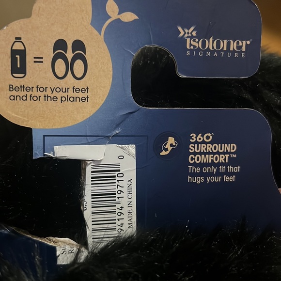 NWT Isotoner signature indoor and outdoor super comfortable slippers size 6.5 -7 - Picture 5 of 7